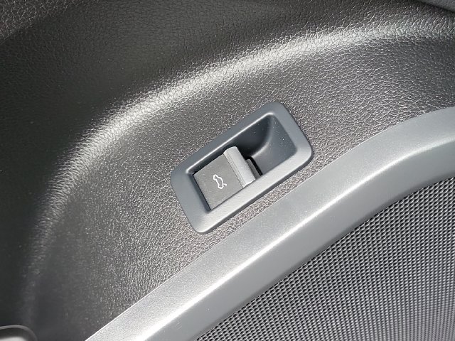 Used 2023 Audi Q5 2.0T Premium w/ Convenience Package AWD/4WD image 33