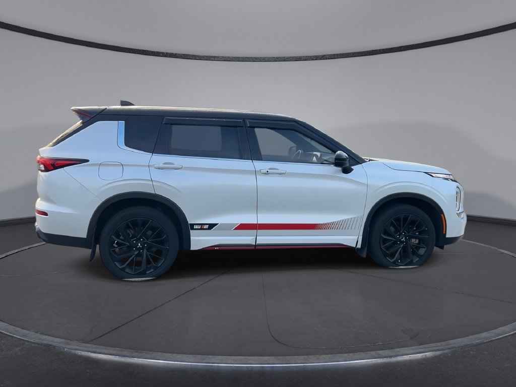 Used 2023 Mitsubishi Outlander SE AWD/4WD image 9