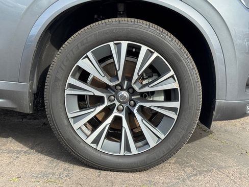 Used 2020 Volvo XC90 T5 Momentum w/ Protection Package Premier FWD image 6
