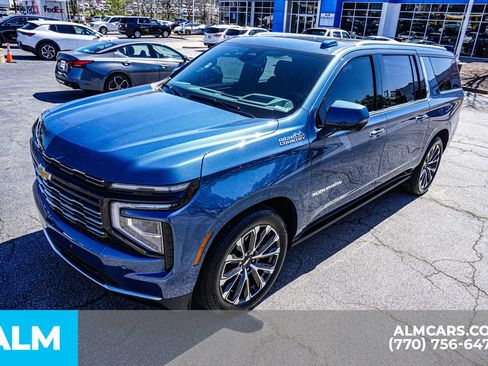 Used 2025 Chevrolet Suburban High Country AWD/4WD image 18