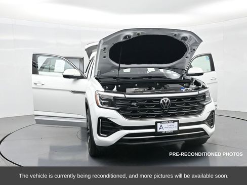 Used 2024 Volkswagen Atlas Cross Sport SEL Premium R-Line image 39