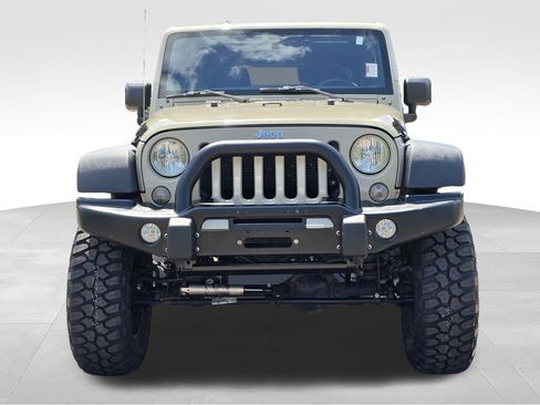 Used 2018 Jeep Wrangler Unlimited Sport w/ Connectivity Group AWD/4WD image 3