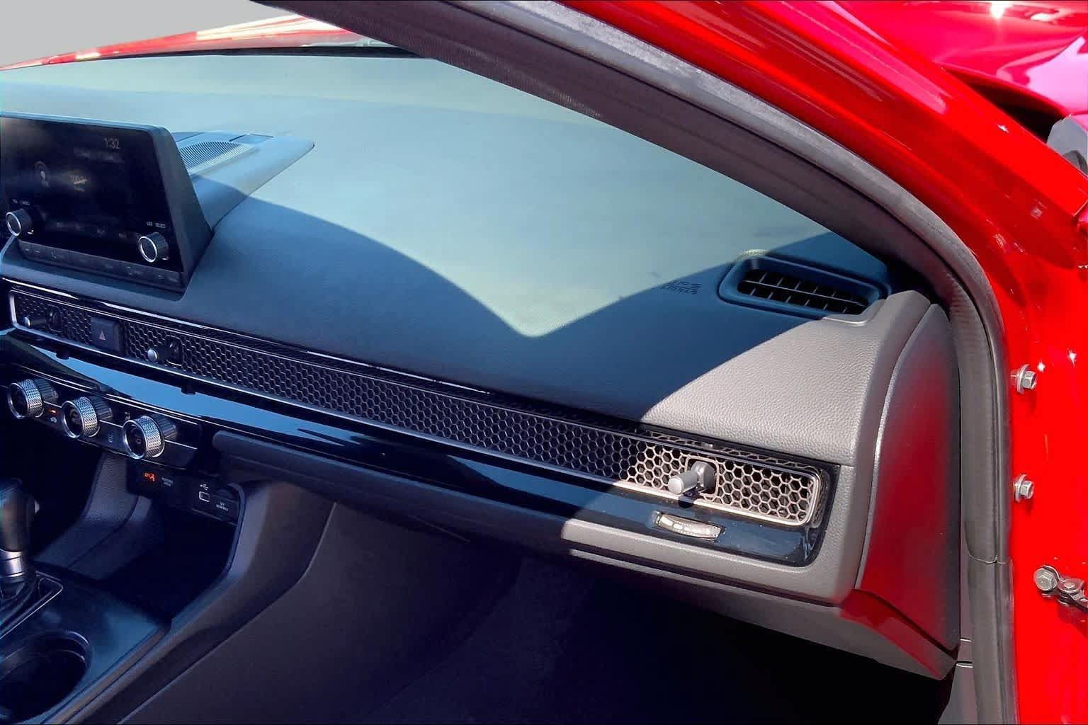 Used 2023 Honda Civic Sport image 18