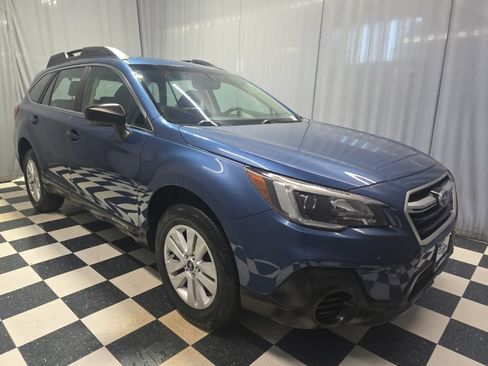 Used 2019 Subaru Outback 2.5i AWD/4WD image 3