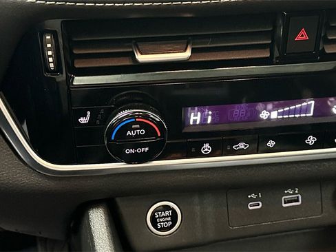 Certified 2023 Nissan Rogue SV w/ SV Premium Package image 28