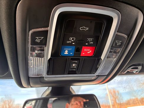 Used 2022 RAM 3500 Laramie w/ Night Edition image 23