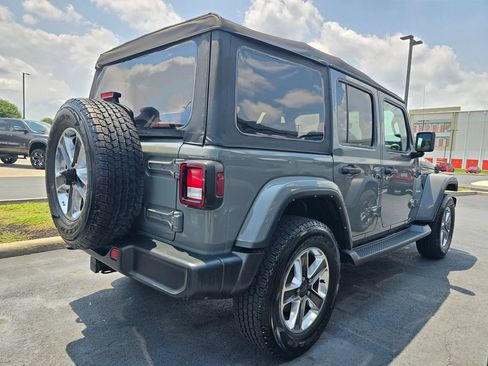 Used 2021 Jeep Wrangler Unlimited Sahara w/ Cold Weather Group AWD/4WD image 8
