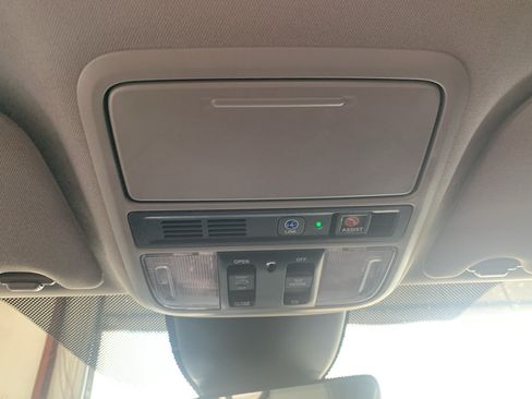 Used 2024 Honda Odyssey Elite image 29