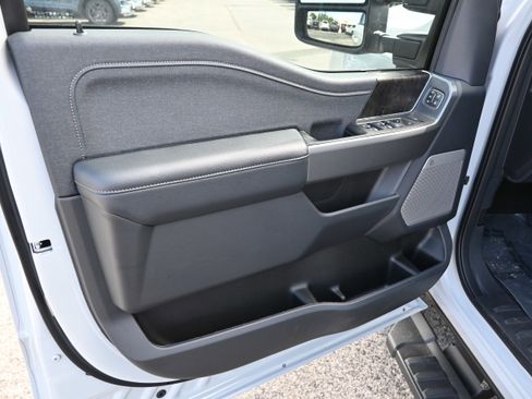 New 2026 Ford F250 Lariat w/ Black Appearance Package AWD/4WD image 16