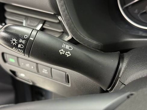 Used 2024 Nissan Sentra SV FWD image 13