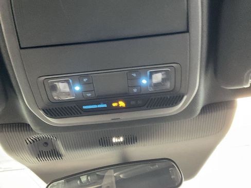 Used 2025 Ford Explorer ST-Line AWD/4WD image 19
