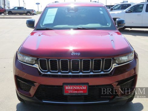 Used 2023 Jeep Grand Cherokee Laredo w/ Luxury Tech Group I image 9