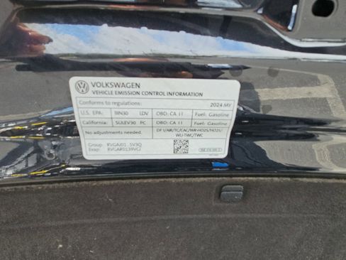 Certified 2024 Volkswagen Jetta SE w/ Black Wheel Package FWD image 29