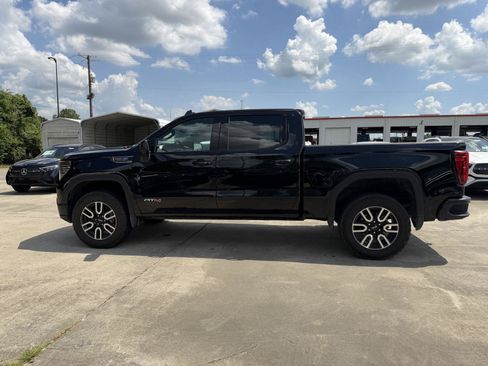 Used 2025 GMC Sierra 1500 AT4 w/ Technology Package AWD/4WD image 15
