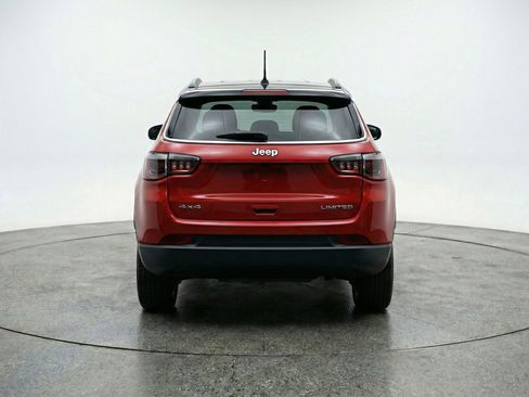 Used 2025 Jeep Compass Limited image 7