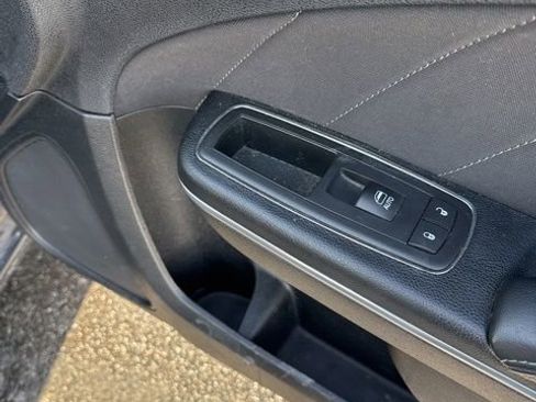 Used 2016 Dodge Charger R/T image 18