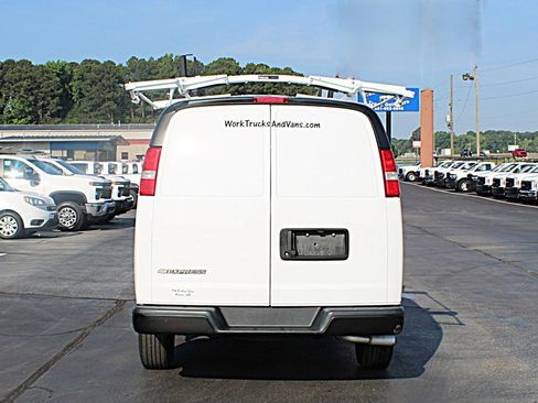 Used 2024 Chevrolet Express 2500 w/ Driver Convenience Package RWD image 16