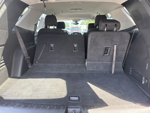 Used 2019 Chevrolet Traverse LT FWD image 13