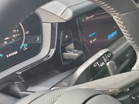New 2025 Porsche Cayenne Turbo AWD/4WD image 21