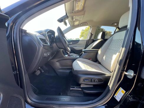 Used 2023 Chevrolet Equinox LS w/ LS Convenience Package image 10