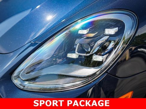 Used 2022 Porsche Panamera 4S w/ Premium Package image 3