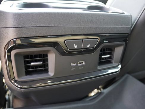 Certified 2026 GMC Sierra 1500 AT4 w/ Technology Package AWD/4WD image 19