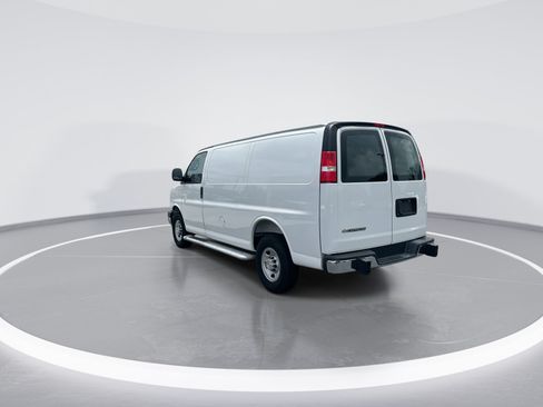 Used 2025 Chevrolet Express 2500 w/ Driver Convenience Package RWD image 7
