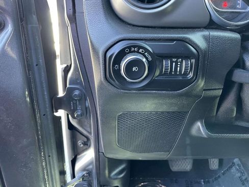 Used 2020 Jeep Wrangler Unlimited Sport S image 29