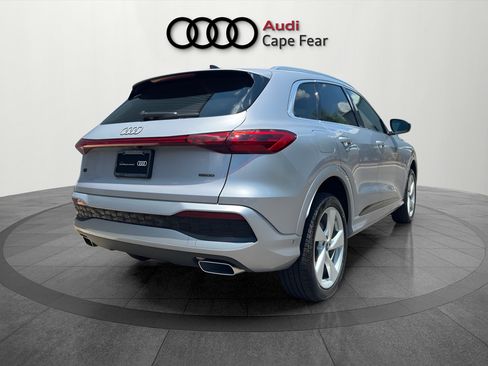 Certified 2025 Audi Q5 Premium Plus w/ Premium Plus AWD/4WD image 5