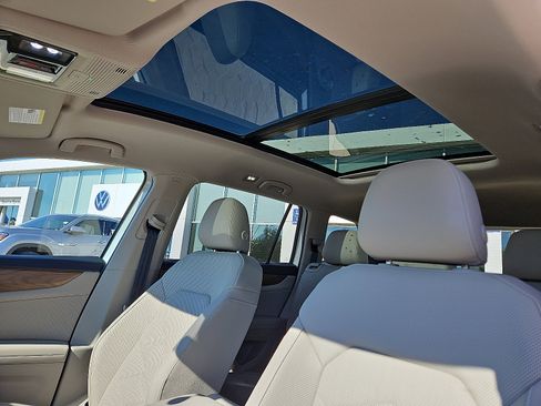 New 2026 Volkswagen Atlas SE image 13