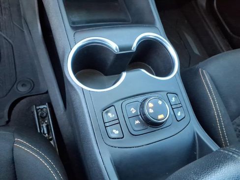 Used 2021 GMC Terrain SLE w/ Driver Convenience Package image 30