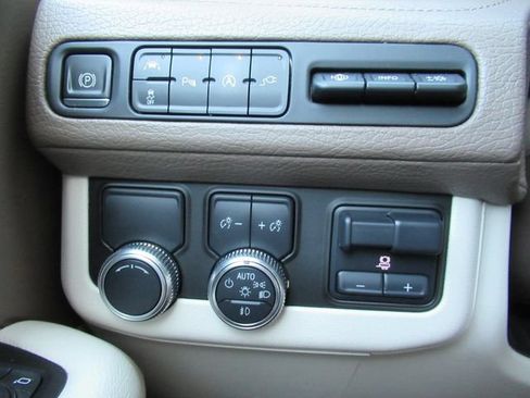 Used 2021 GMC Yukon XL Denali w/ Denali Premium Package RWD image 24