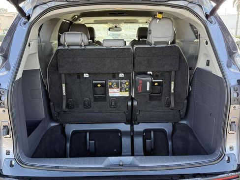 Certified 2024 Toyota Sienna Limited image 15