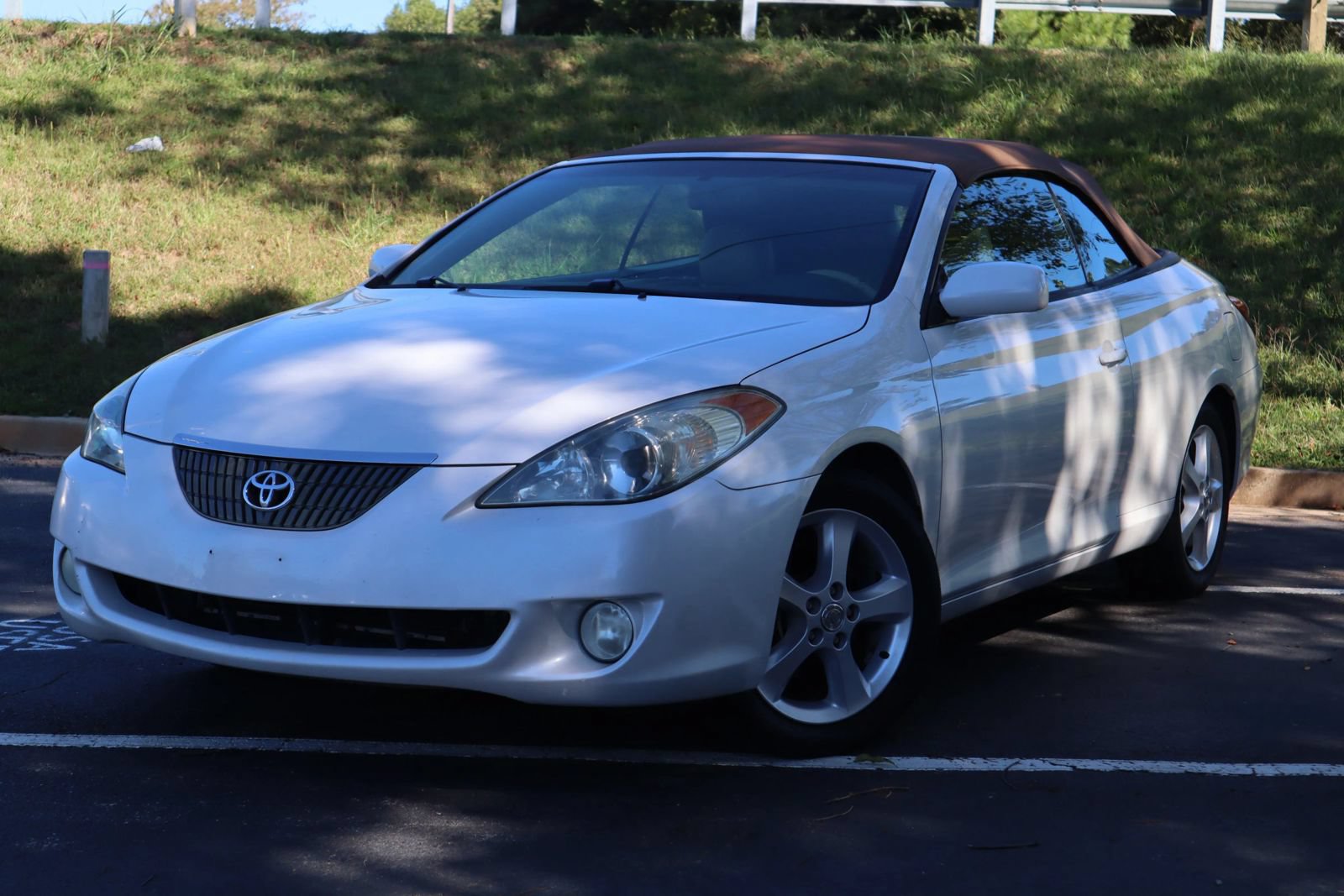 Used 2006 Toyota Solara SLE FWD image 2