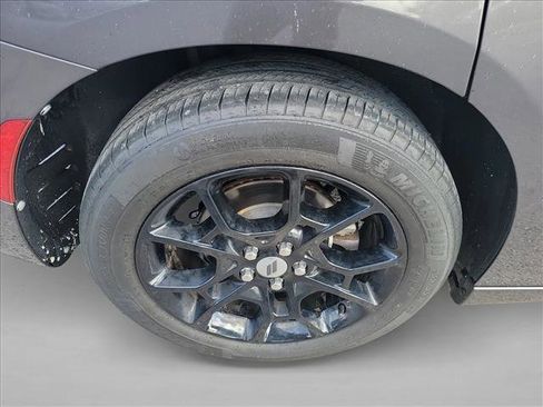 Used 2018 Dodge Charger GT image 11