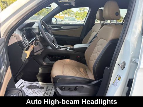 Used 2025 Volkswagen Atlas Cross Sport SE AWD/4WD image 11