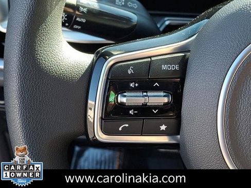 Used 2025 Kia Sorento LX image 20