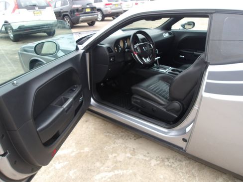 Used 2013 Dodge Challenger R/T image 11