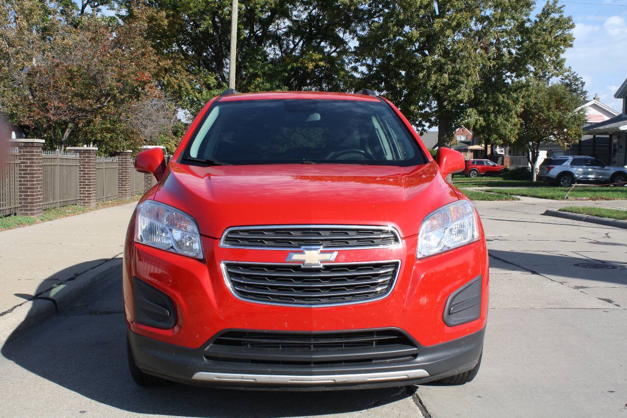Used 2016 Chevrolet Trax LT w/ LT Convenience Package AWD/4WD image 3