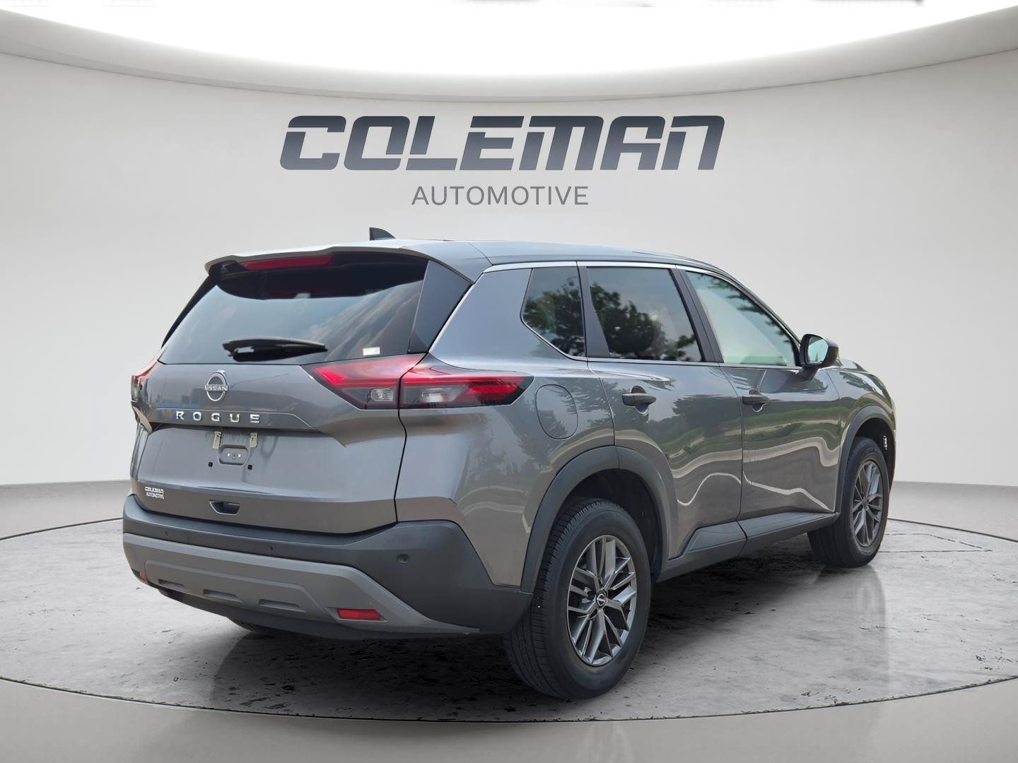 Used 2023 Nissan Rogue S FWD image 11