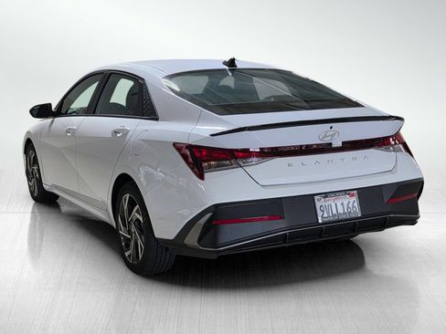 Certified 2025 Hyundai Elantra Sport FWD image 5