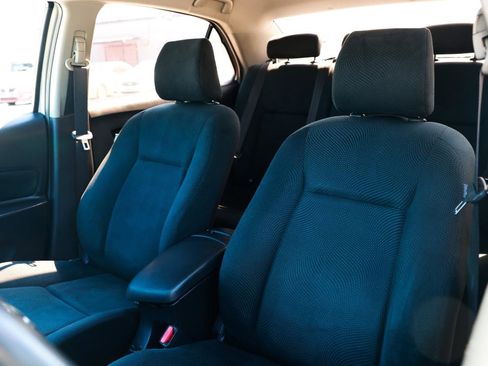 Used 2010 Toyota Yaris Sedan FWD image 6