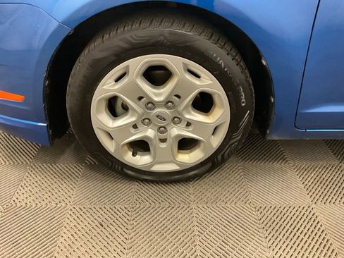 Used 2011 Ford Fusion SE image 9