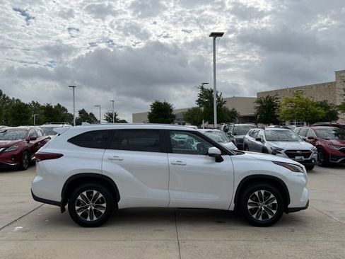Used 2026 Toyota Highlander XLE AWD/4WD image 6