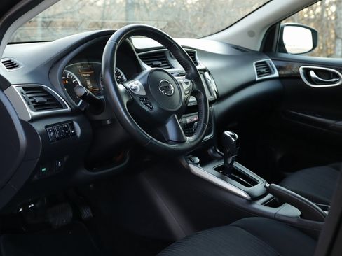 Used 2019 Nissan Sentra SV image 9