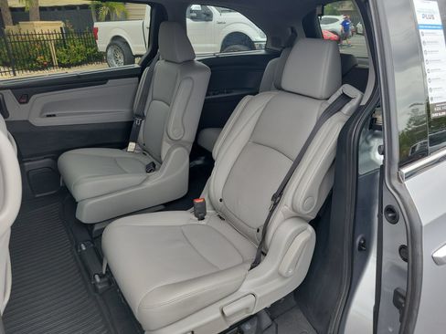 Used 2018 Honda Odyssey Elite image 17
