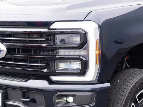 Used 2025 Ford F350 Platinum w/ FX4 Off-Road Package AWD/4WD image 23
