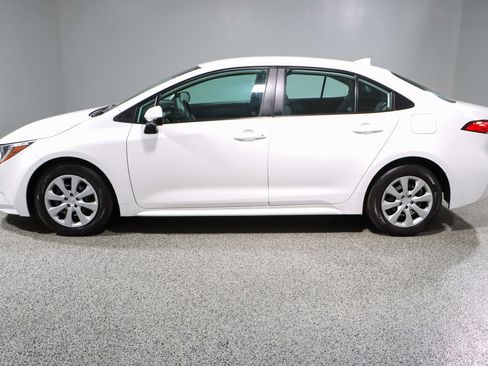 Used 2022 Toyota Corolla LE FWD image 10