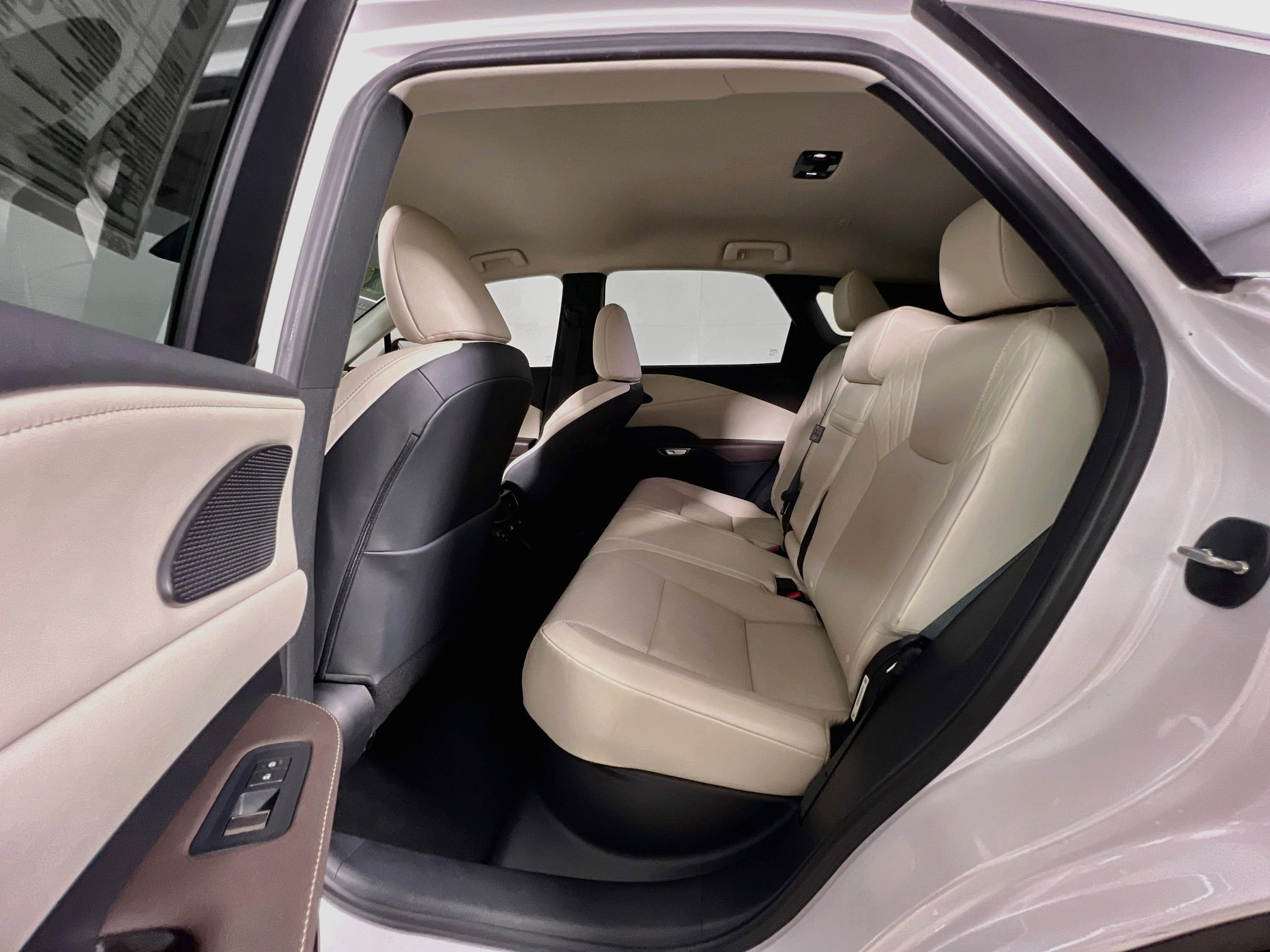 Used 2024 Lexus RX 350 FWD w/ Technology Package image 29