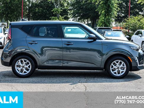 Used 2025 Kia Soul LX w/ LX Technology Package FWD image 10